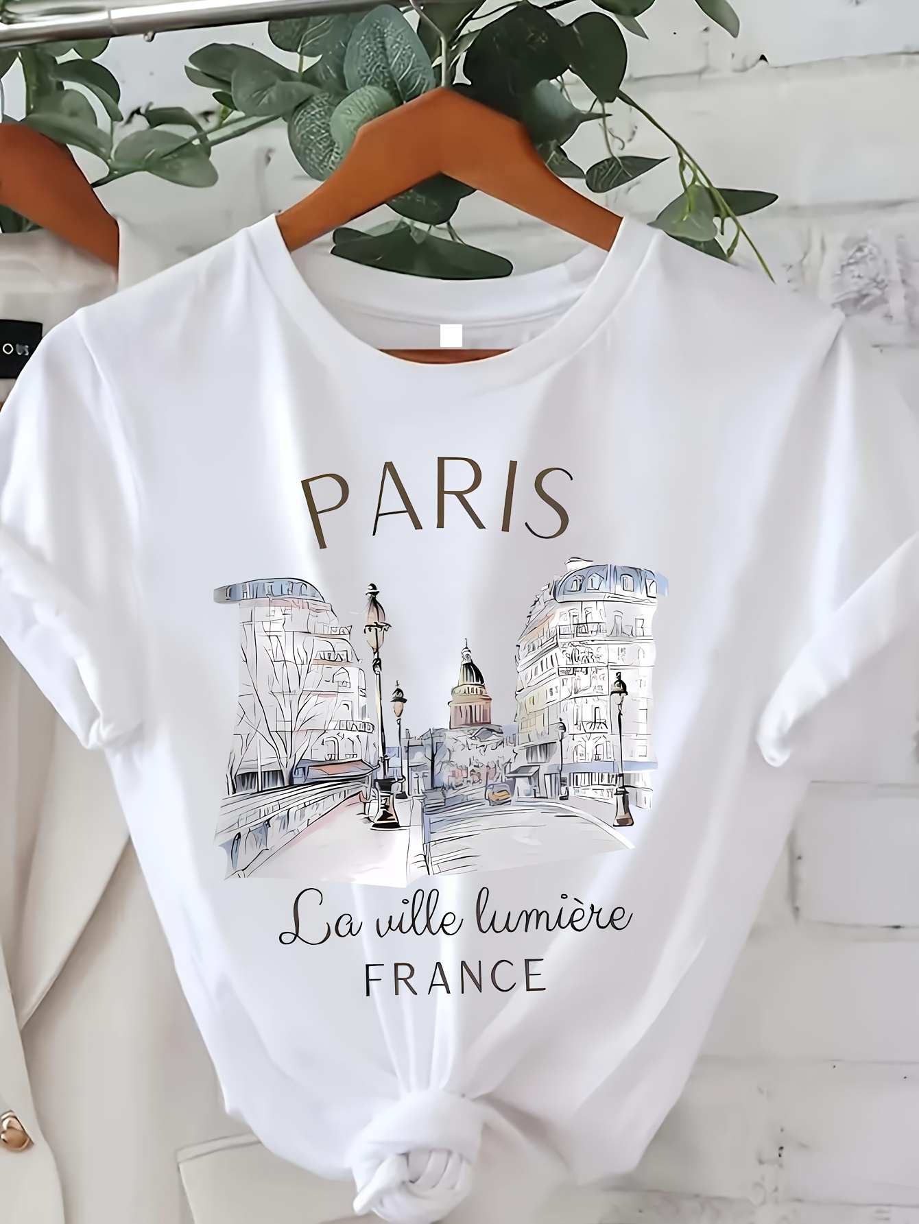 Summer Clothing In Paris - تي شيرت نسائي مطبوع من باريس،