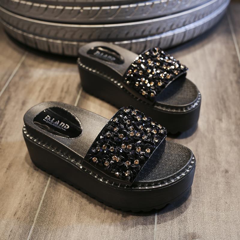 صنادل مجوهرات نسائية من أحجار  - مراجعة Flip Flop Jeweled وسعره