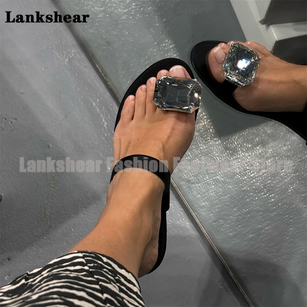 جوهرة فضية نعال مسطحة حزام من  - مراجعة Flip Flop Jeweled وسعره
